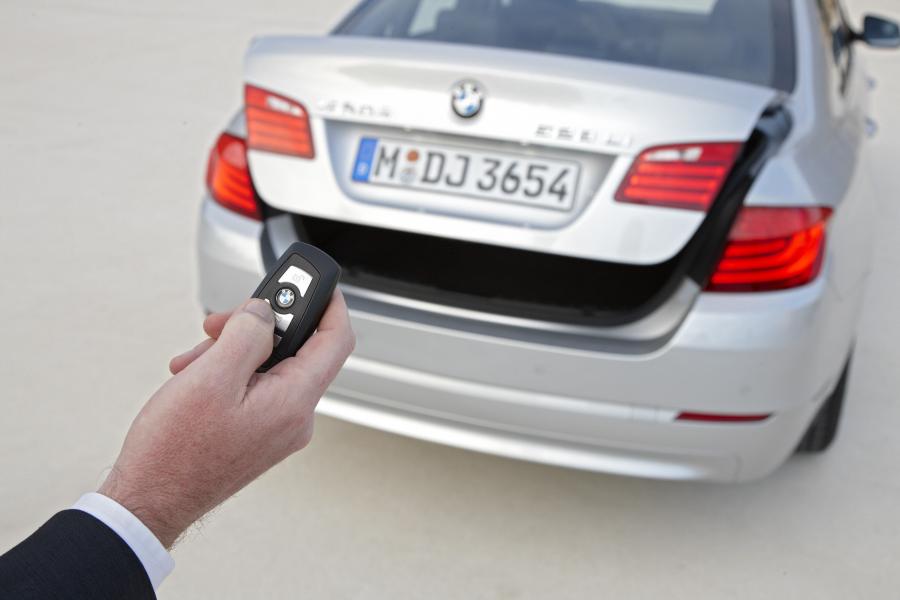  BMW 5-Series Long-Wheelbase 2010 года  (CN) (фото 45 из 77)
